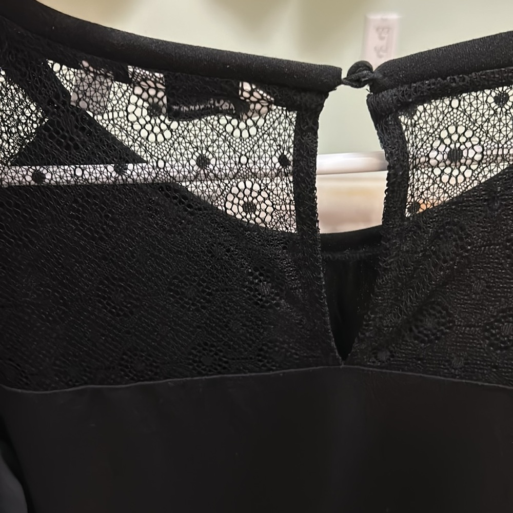 Blouse - Picture 2 of 3